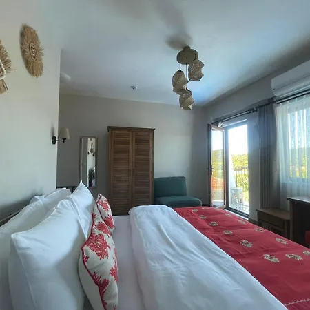 Kyla Kocadere Mansion Bed and Breakfast